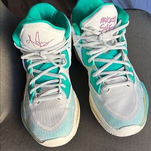 Nike Women's Turquoise and White Athletic Shoes